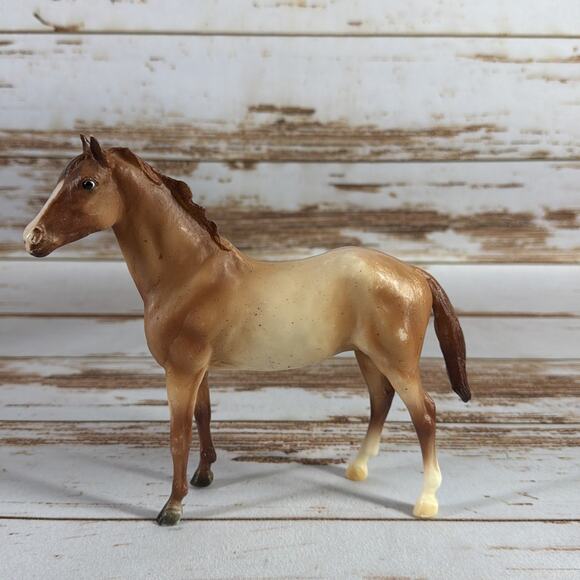 Breyer Classic Duchess 61070 Red Roan Mare – Blaze Snip Hind Socks – Chip on Ear - Picture 1 of 6